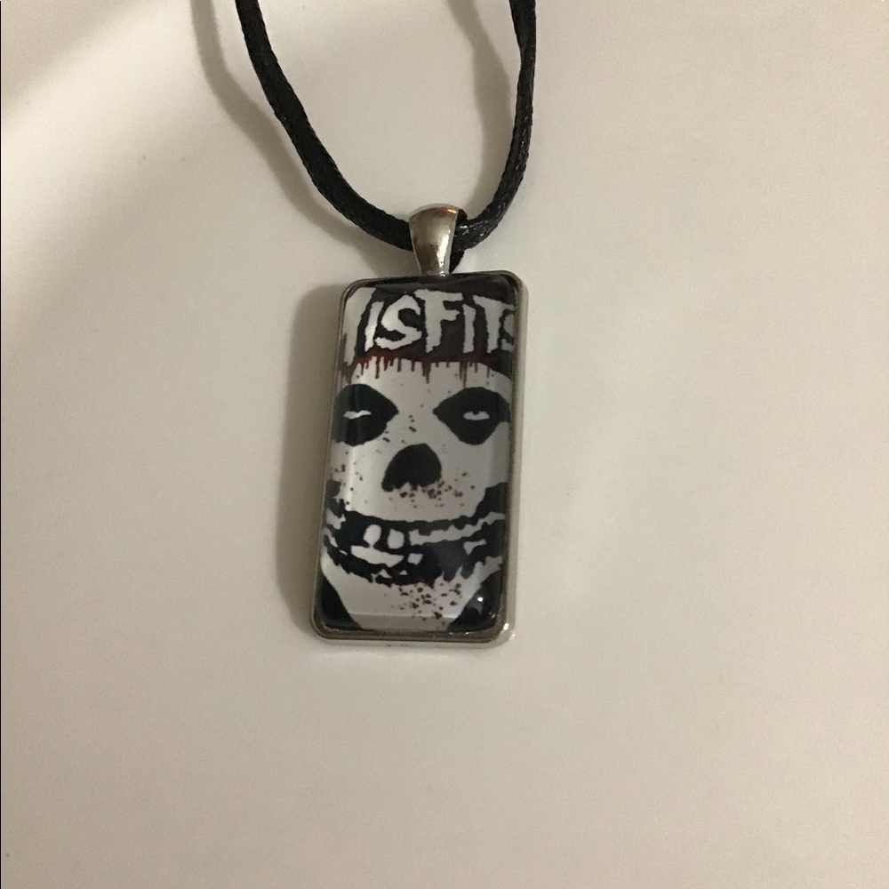 Misfits Bloody Logo Crimson Ghost Necklace unisex - Picture 3 of 4